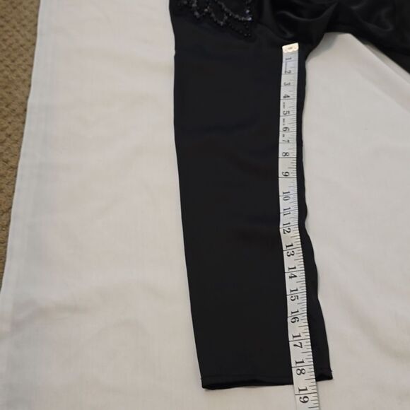 Everly dress size small. - Picture 7 of 9